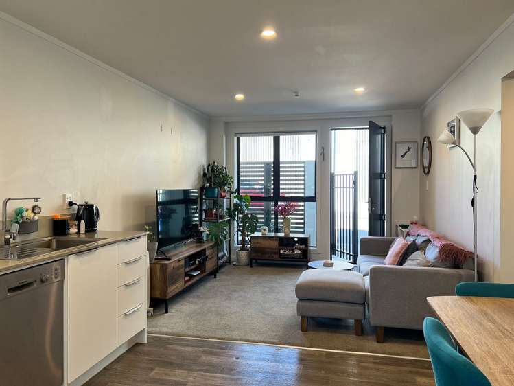 2E/11 Newtown Avenue Newtown_2