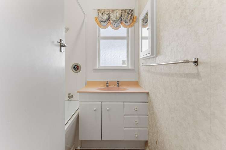 81 Bartholomew Road Levin_16