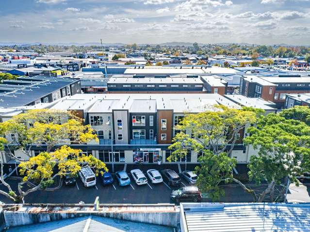 BEST CBD LOCATION, DEPOSIT ONLY $31,250!*