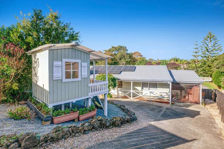 29 Shadon Place Stanmore Bay_5