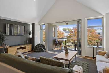 8/6 Harts Creek Lane, Clearwater_2