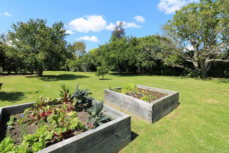 18 Clifton Avenue Carterton_11