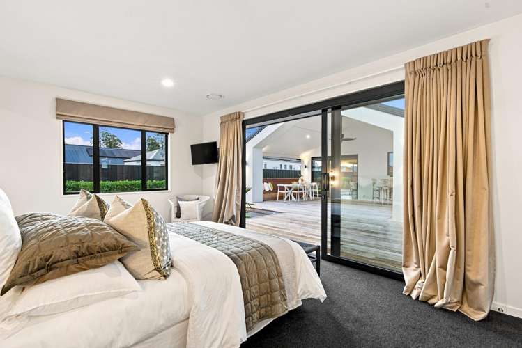 56 Carnaveron Drive Lincoln_19