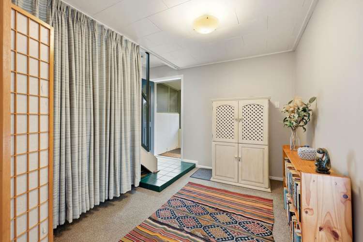 13 Colmar Road Mellons Bay_44