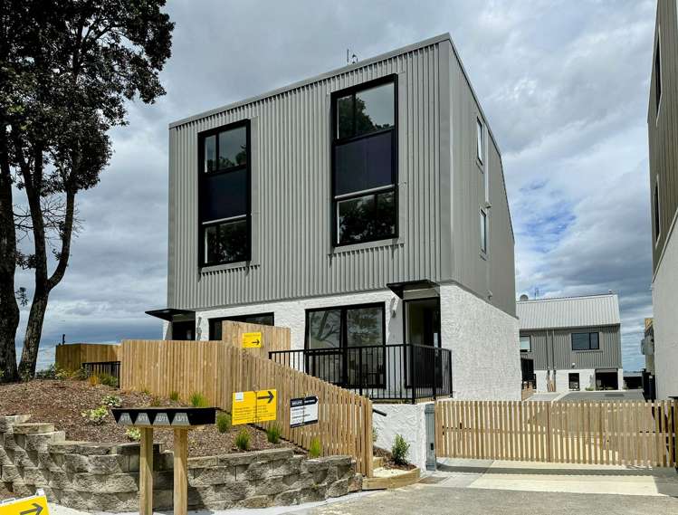6/11 Ryburn Road_0