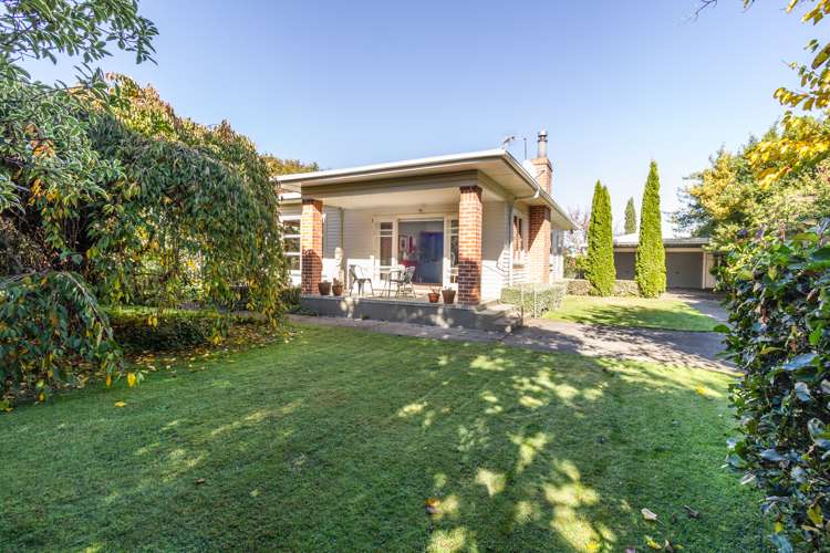 32 Tollemache Road East_0