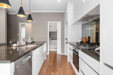 22 + 22A Kapua Crescent_3