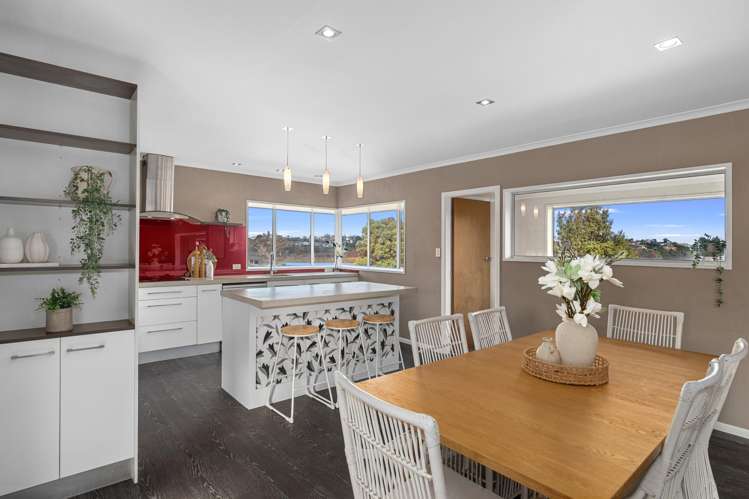 4 Sunny Bay Road Matua_42