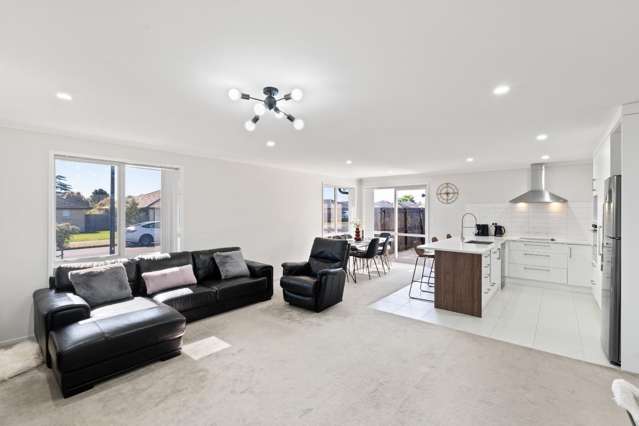 4 Captain Mitchell Drive 2359_1