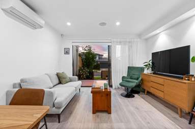 5/1a Royal View Road_2