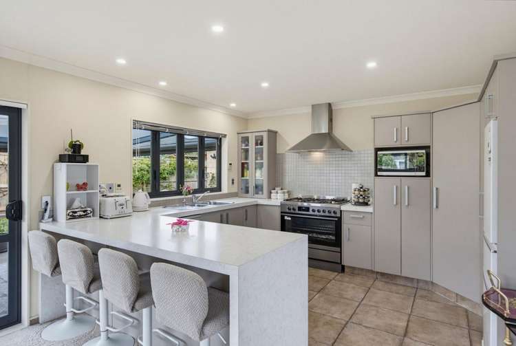 143 Milne Drive Paraparaumu_2