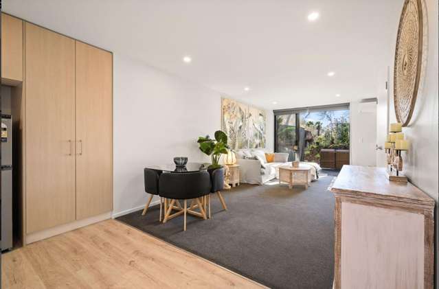 2/66 Innes Road Merivale_3