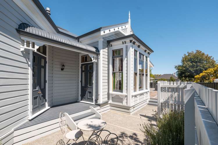 260 High Street North Carterton_14