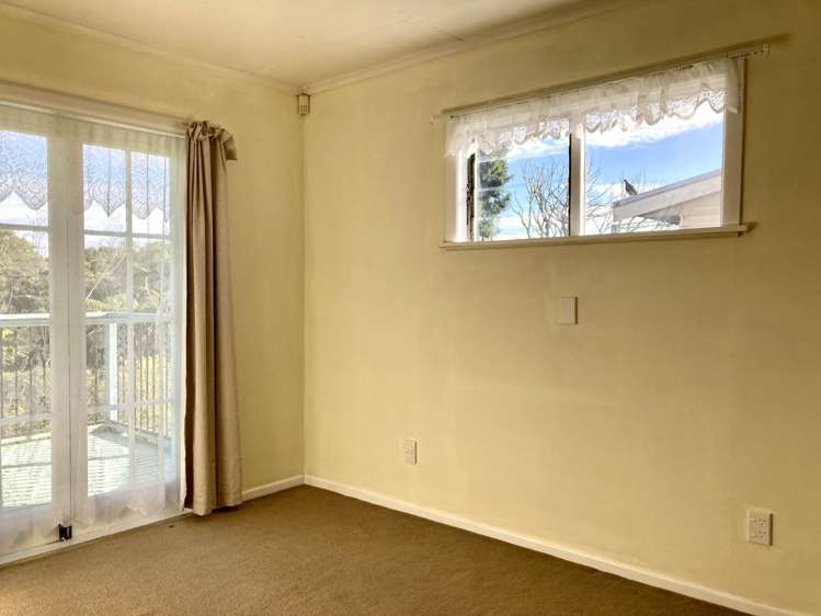 23 Titirangi Road New Lynn_9