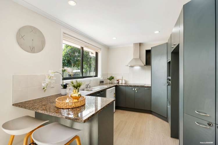 12 George Deane Place Greenhithe_7