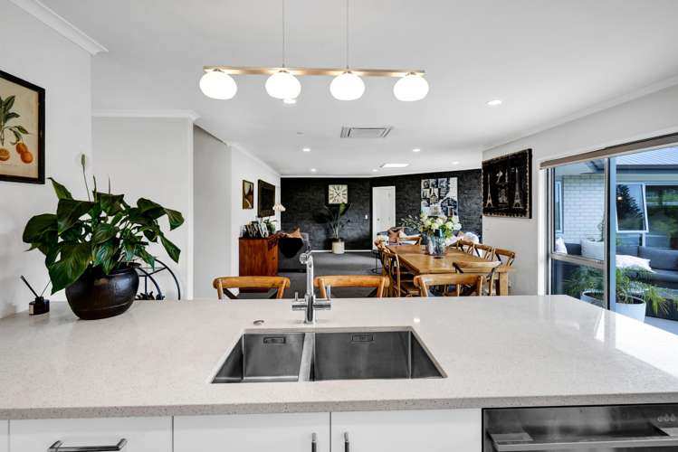 3 Condor Crescent Bell Block_15