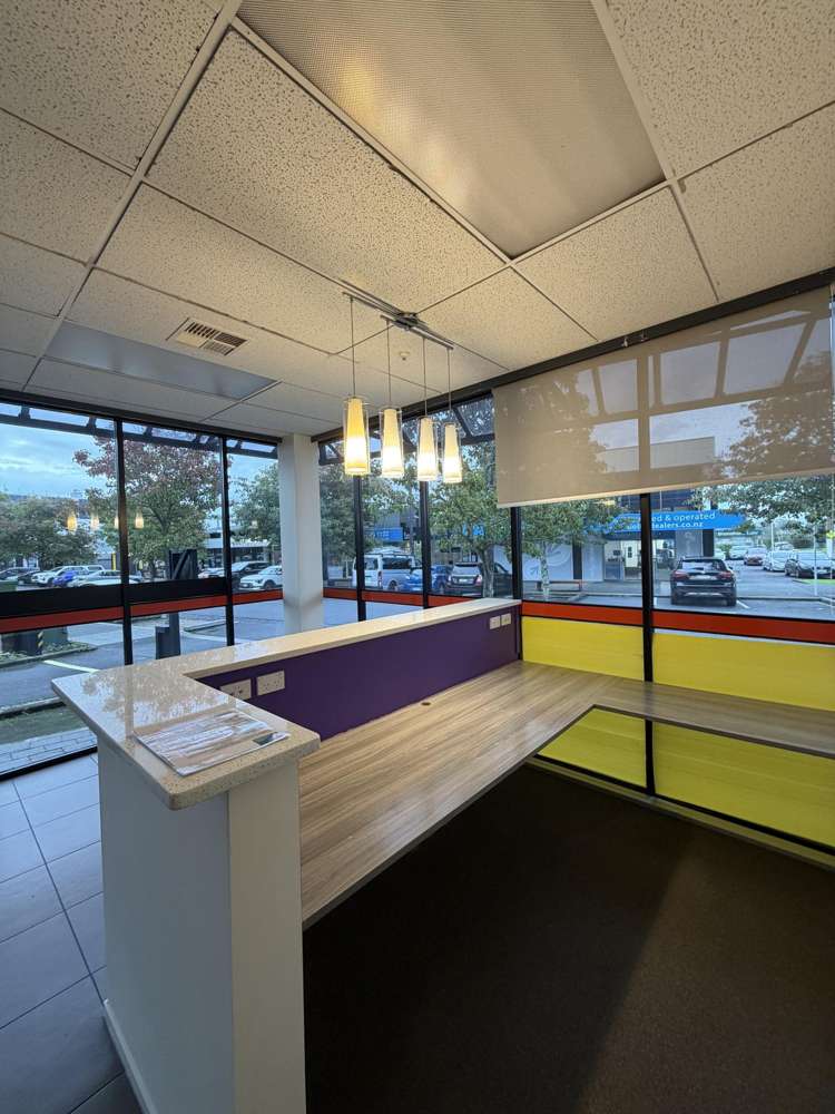 GF/3053 Great North Road New Lynn_5