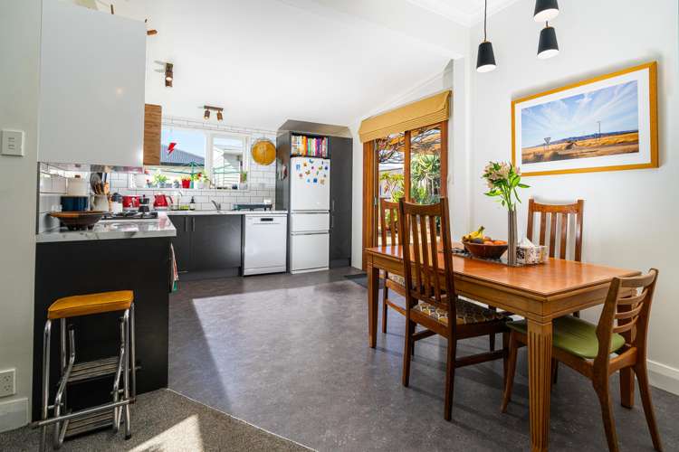 187 Queens Drive Lyall Bay_6
