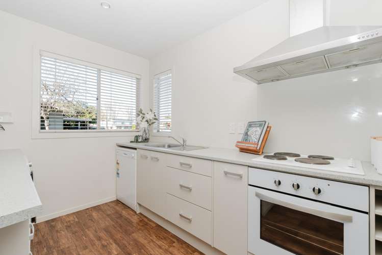 6A Gazeley Avenue Silverdale_6