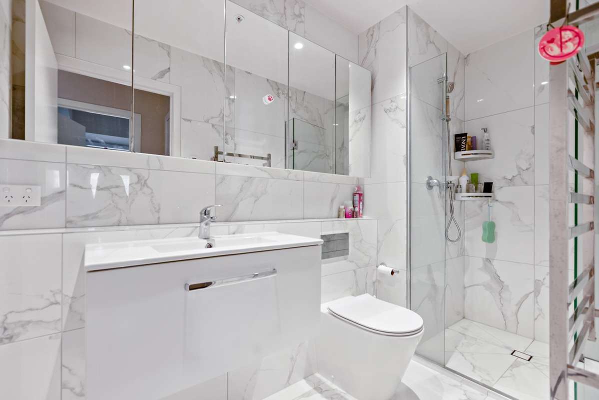204/41 Beach Road_1