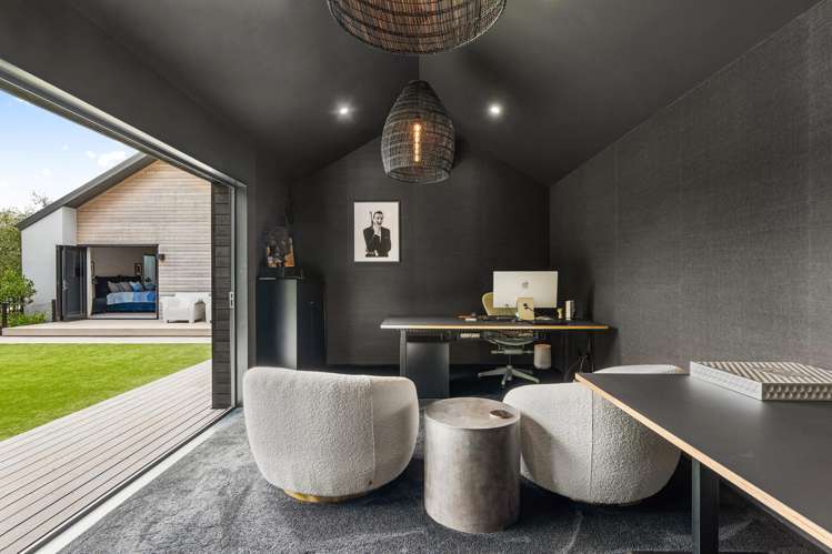 29 Carnaveron Drive Lincoln_21