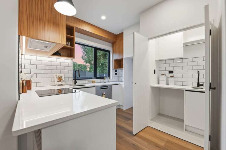 13 Torino Street Pt England_10