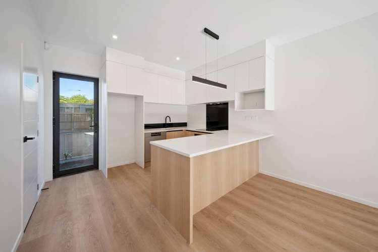 8/12 Clendon Place Manurewa_5
