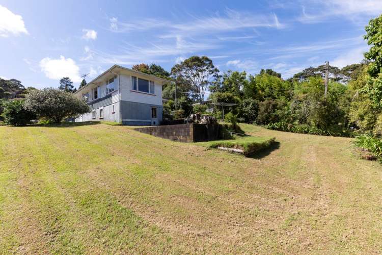 54 Woodfern Crescent Titirangi_1