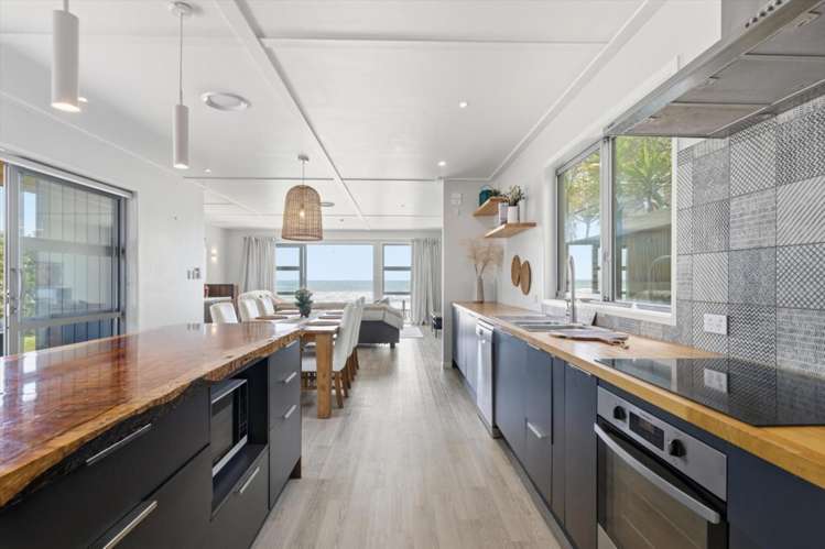 211 Pukehina Parade Pukehina Beach_1