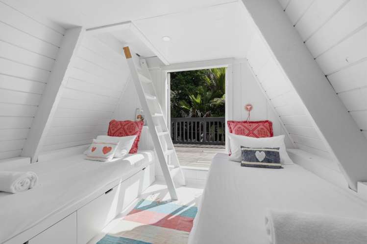 19 Crescent Road West Ostend_13