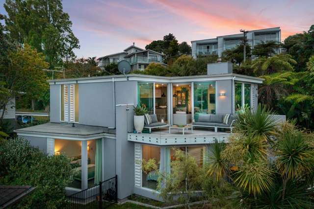 Modern Family Home near the Beach!