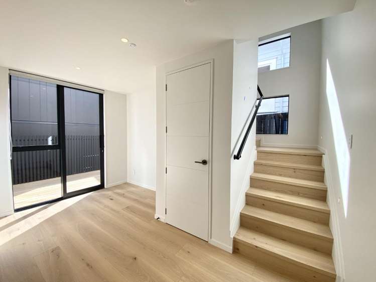 12A Tenterden Ave 1728_18