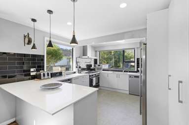 149 Stokes Valley Road_2