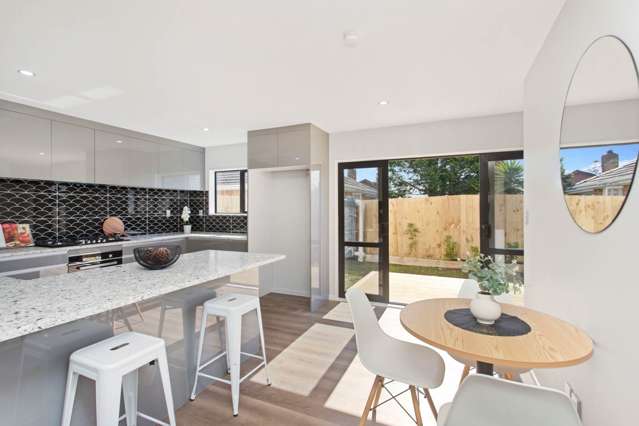 Stunning Brand New Home in Papatoetoe