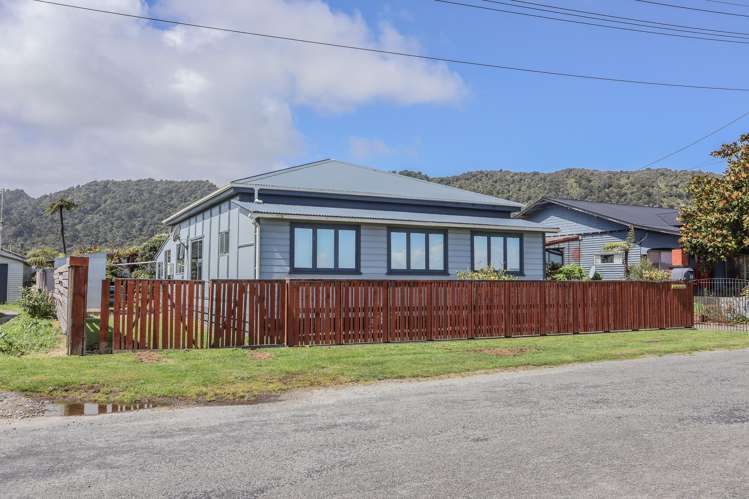 23 Nelson Quay Cobden_30