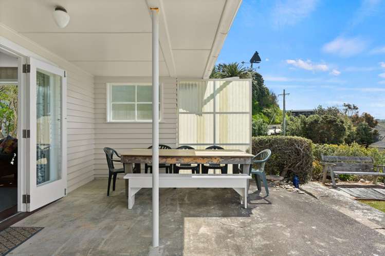 5 Guthrie Crescent Castlepoint_12