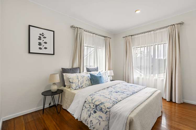 1042 Great North Road Point Chevalier_15