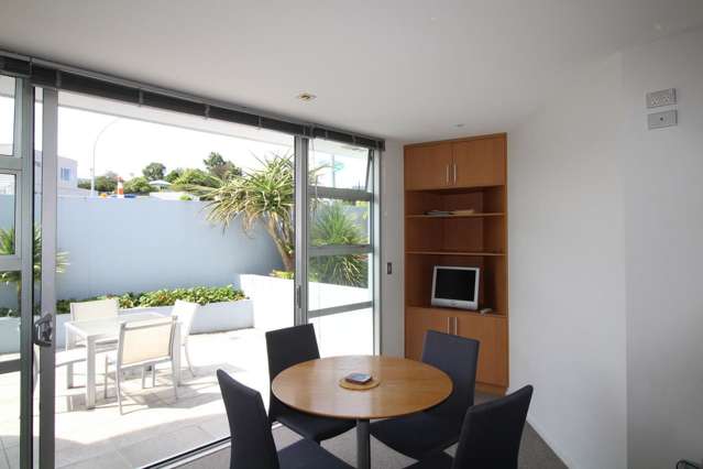 6/2 Lowell Place Waipahihi_2