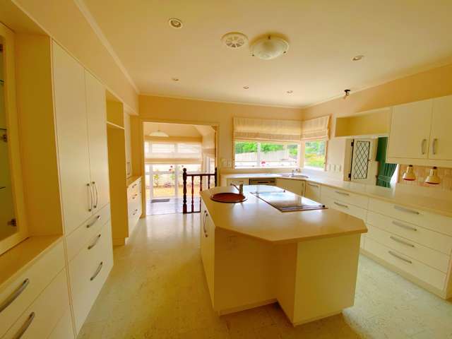 12 Ellerslie Avenue 1053_4