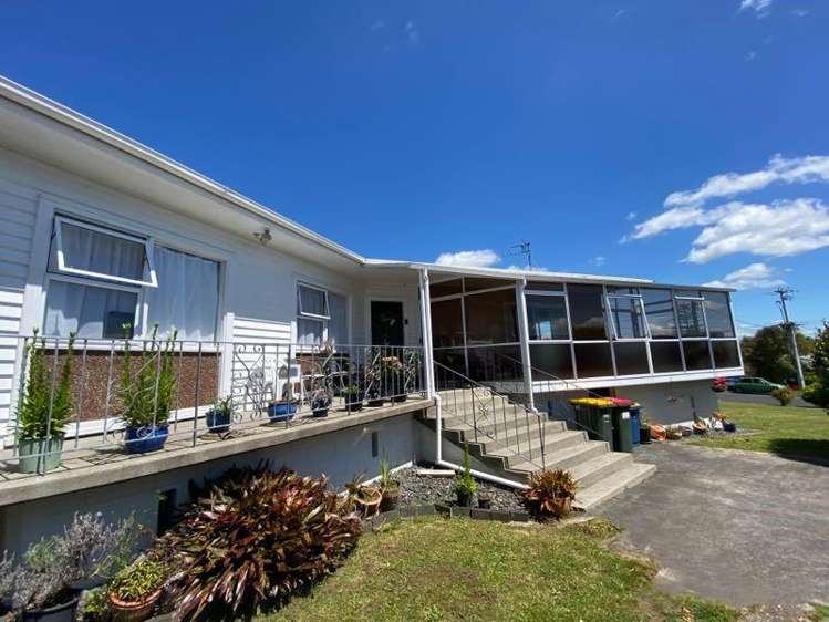 17 Kokiri Street Te Atatu South_0