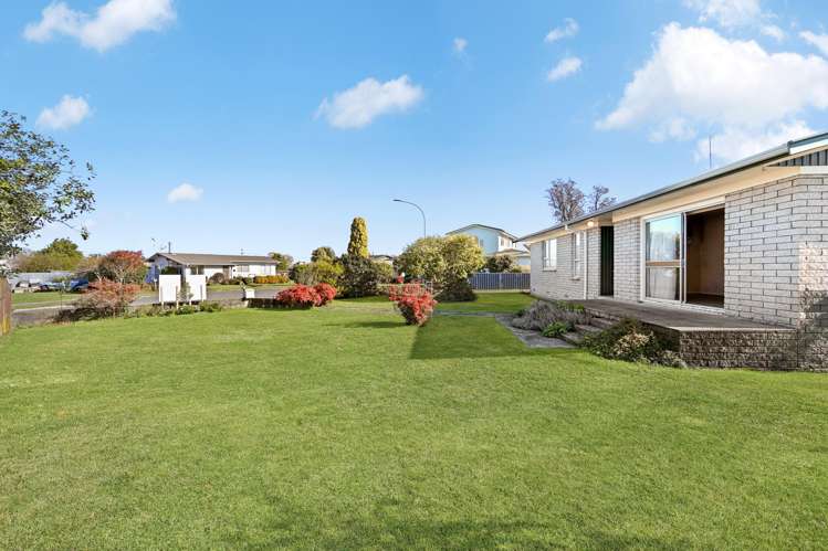 6 Dickens Place Leamington_24