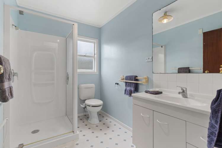 74 Vandeleur Avenue Birkdale_16