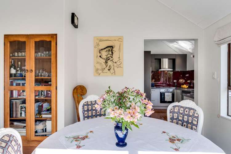 2/3 Lighthouse Road Bluff Hill_6