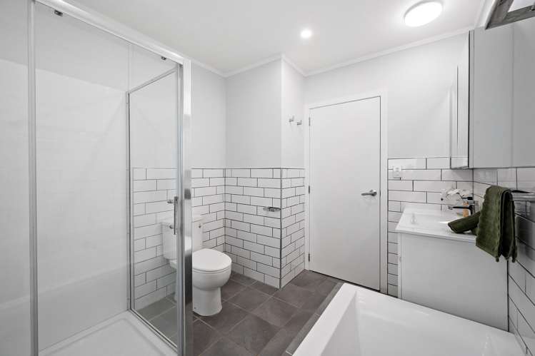 7 Massey Street Tawa_11