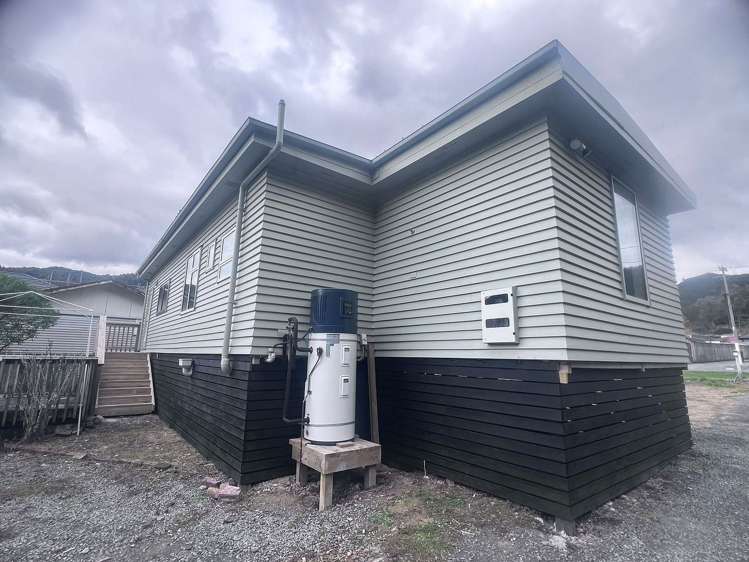 24a Korau Grove Stokes Valley_1