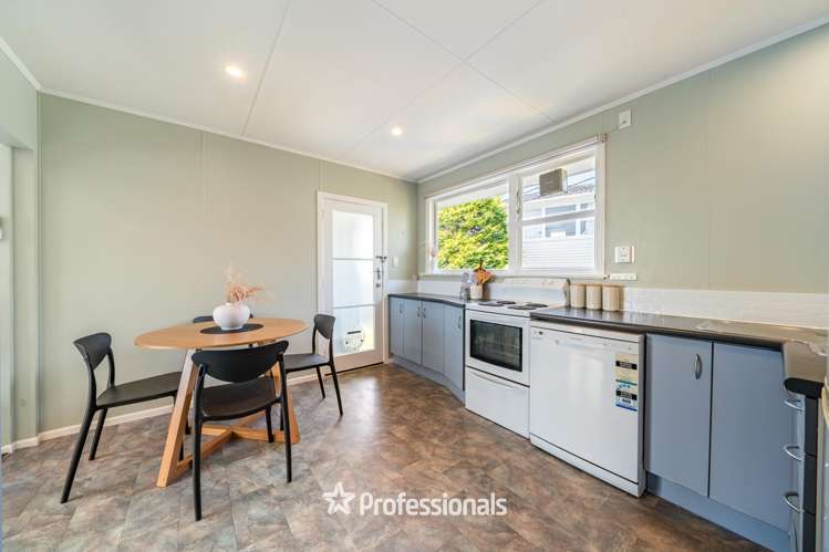 26 Jane Grove Paparangi_12