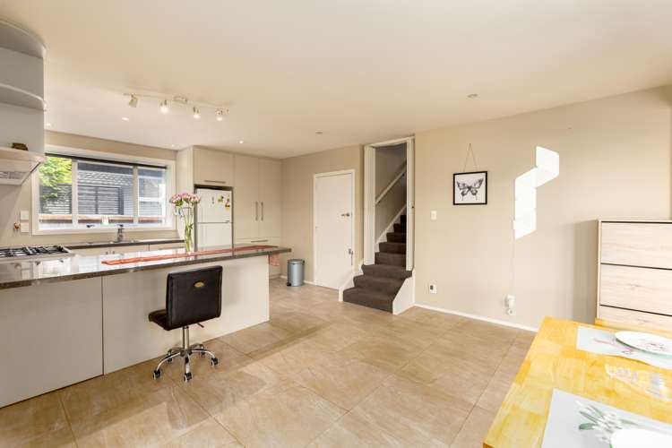 3 De Ville Place Burwood_5