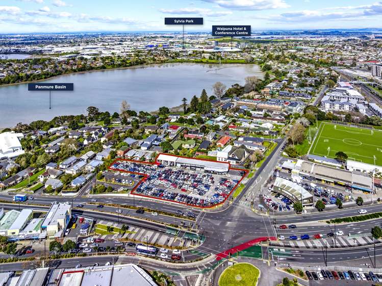 4 Ireland Road and 7 Lagoon Drive Panmure_9
