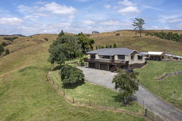 Five Bed Family Home with Lake Views on 3.49ha