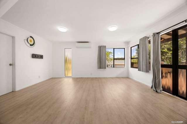 2/16 Moxham Grove Massey_2